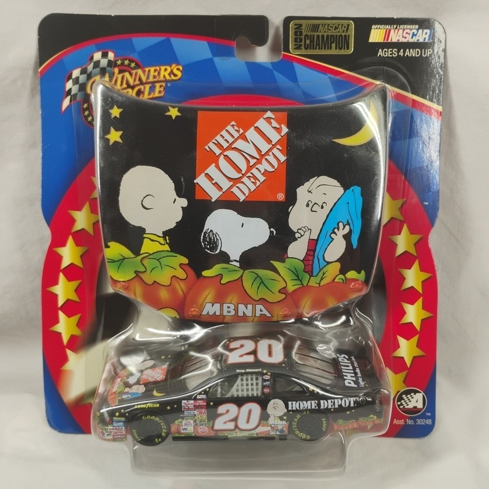 2002 Winner's Circle 1:43 #20 TONY STEWART Peanuts Great Pumpkin Home Depot MBNA